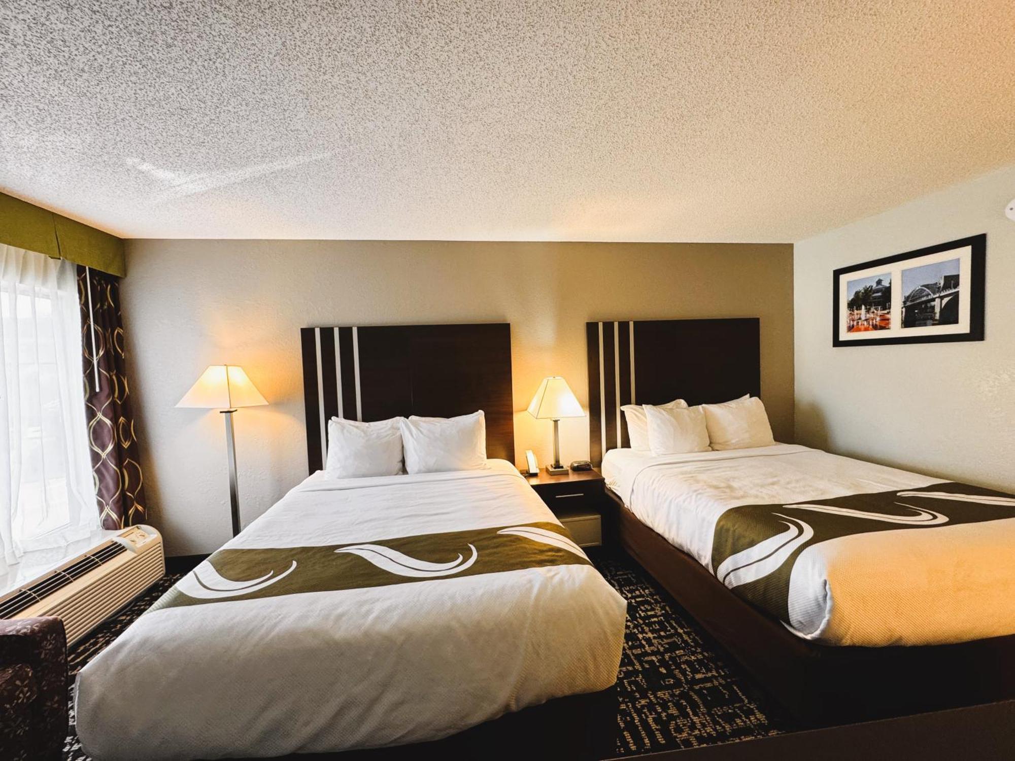 Quality Inn Cleveland Exteriör bild