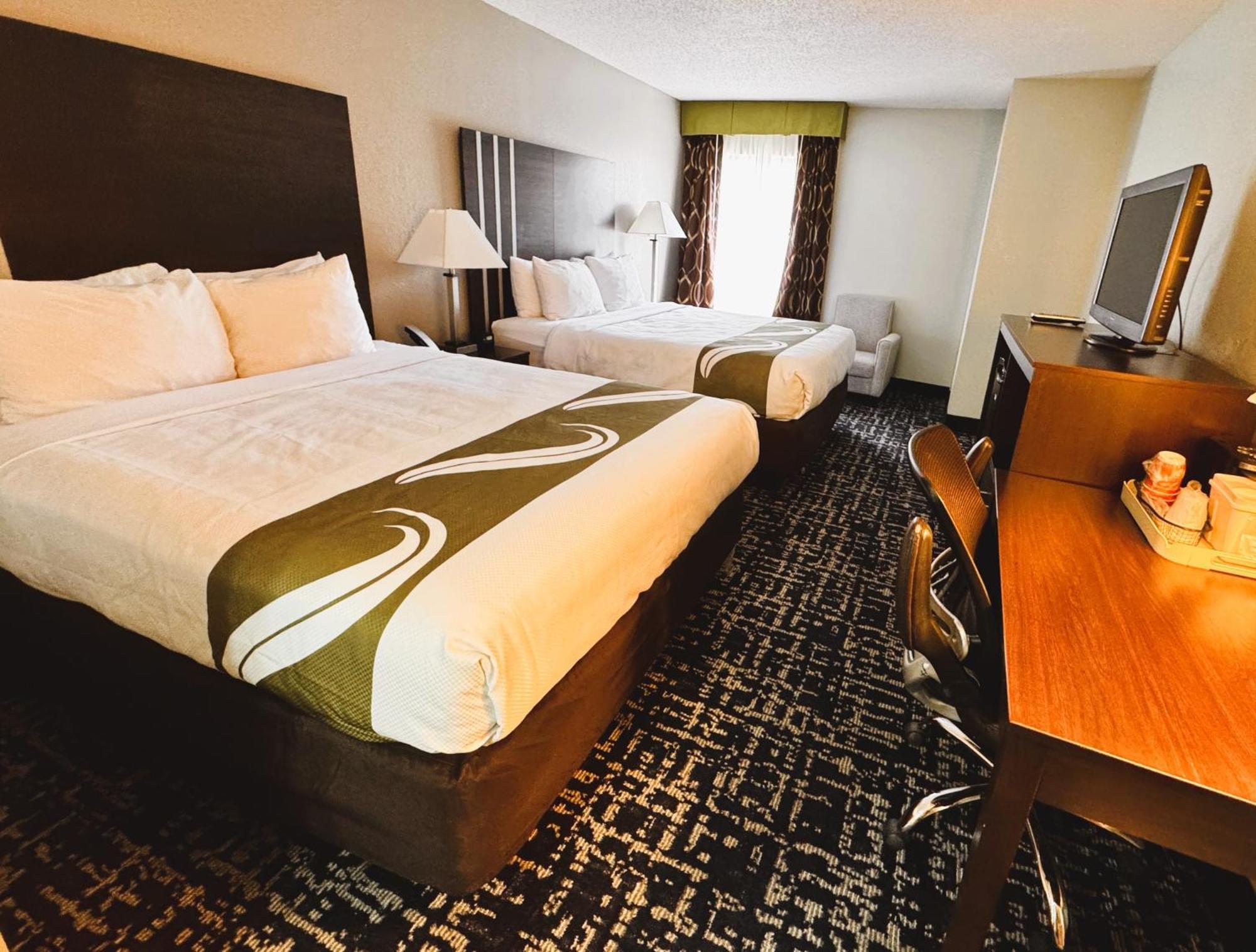 Quality Inn Cleveland Exteriör bild