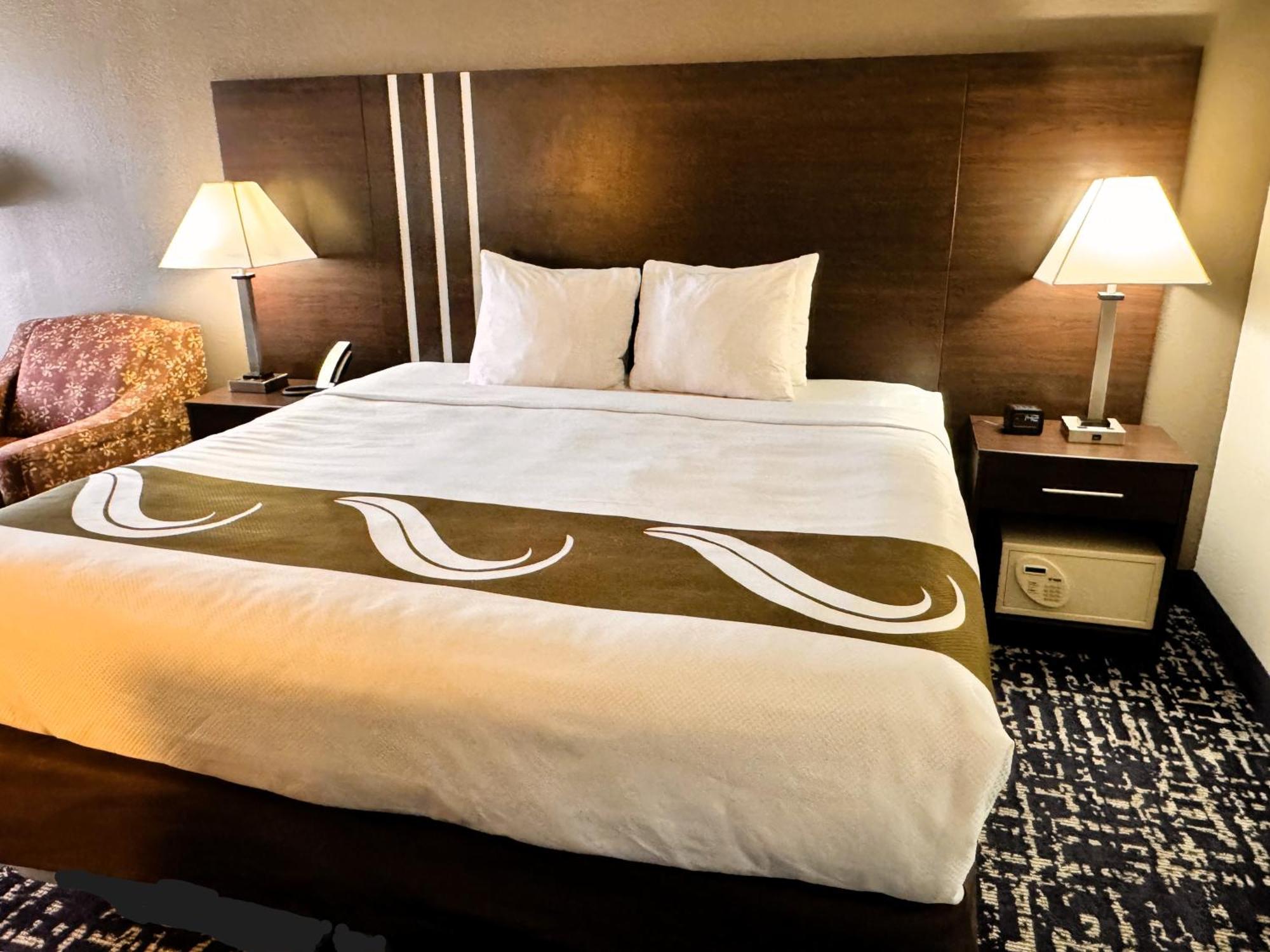 Quality Inn Cleveland Exteriör bild